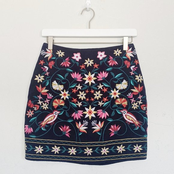 Umgee Floral Embroidered Mini Skirt Medium - Picture 1 of 5